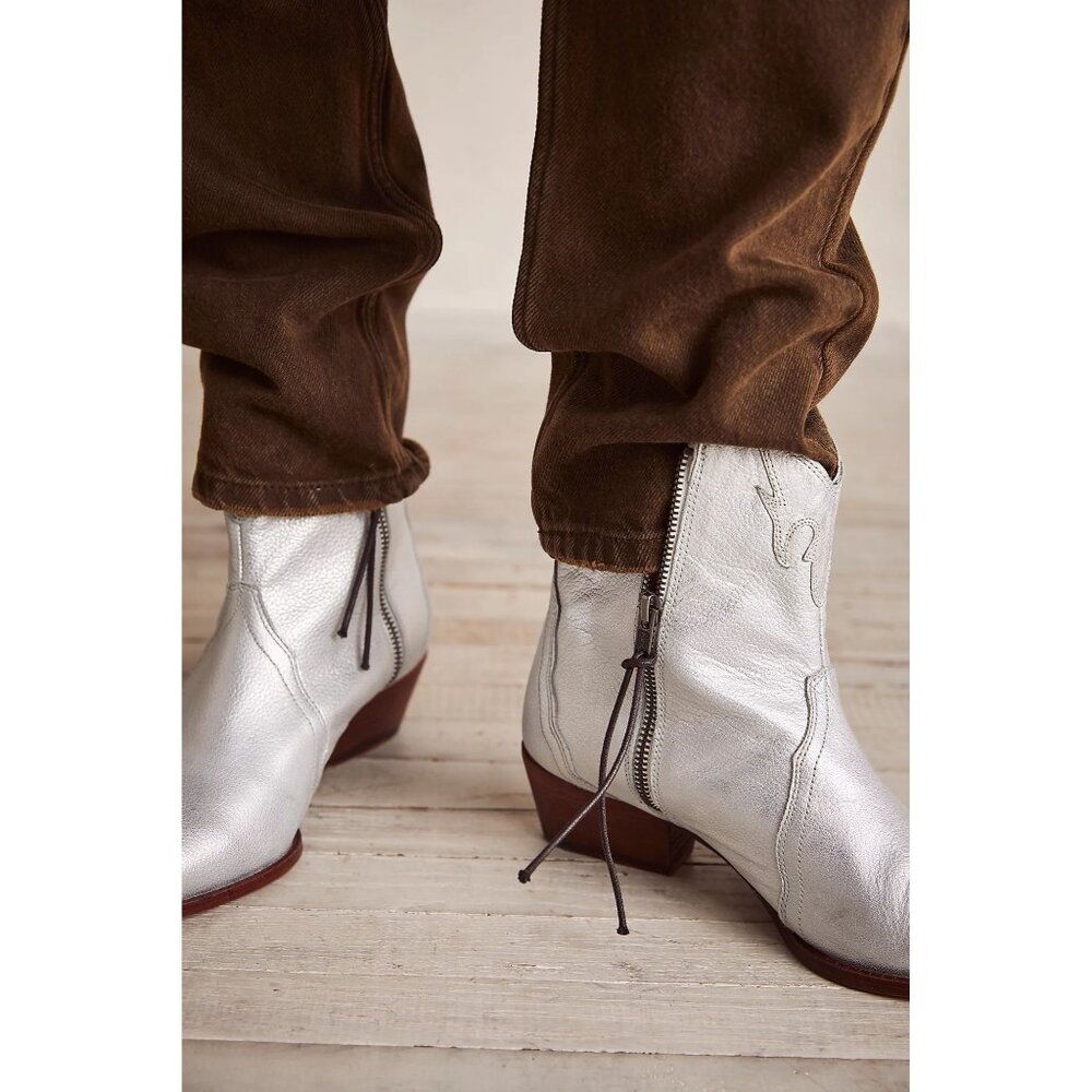🆕FREE PEOPLE New Frontier Western Ankle Bootie Boot 6.5 Silver - Picture 3 of 12